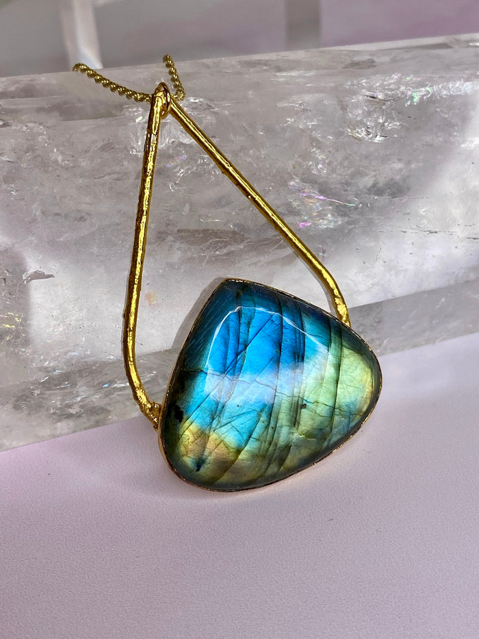 Labradorite Pendant on 18" Gold Plated Chain